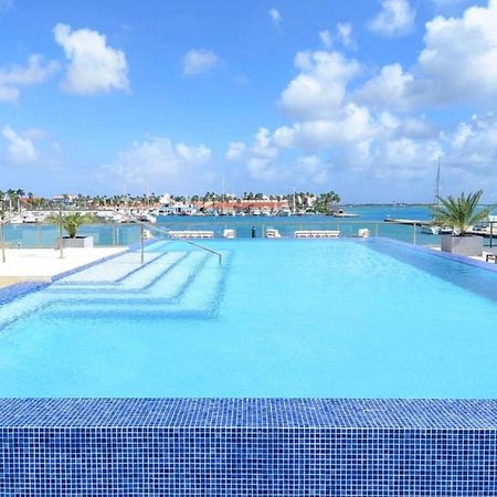 Stylish Luxury Condo, Central Location, Ocean View, Pool, Gym Oranjestad Eksteriør bilde
