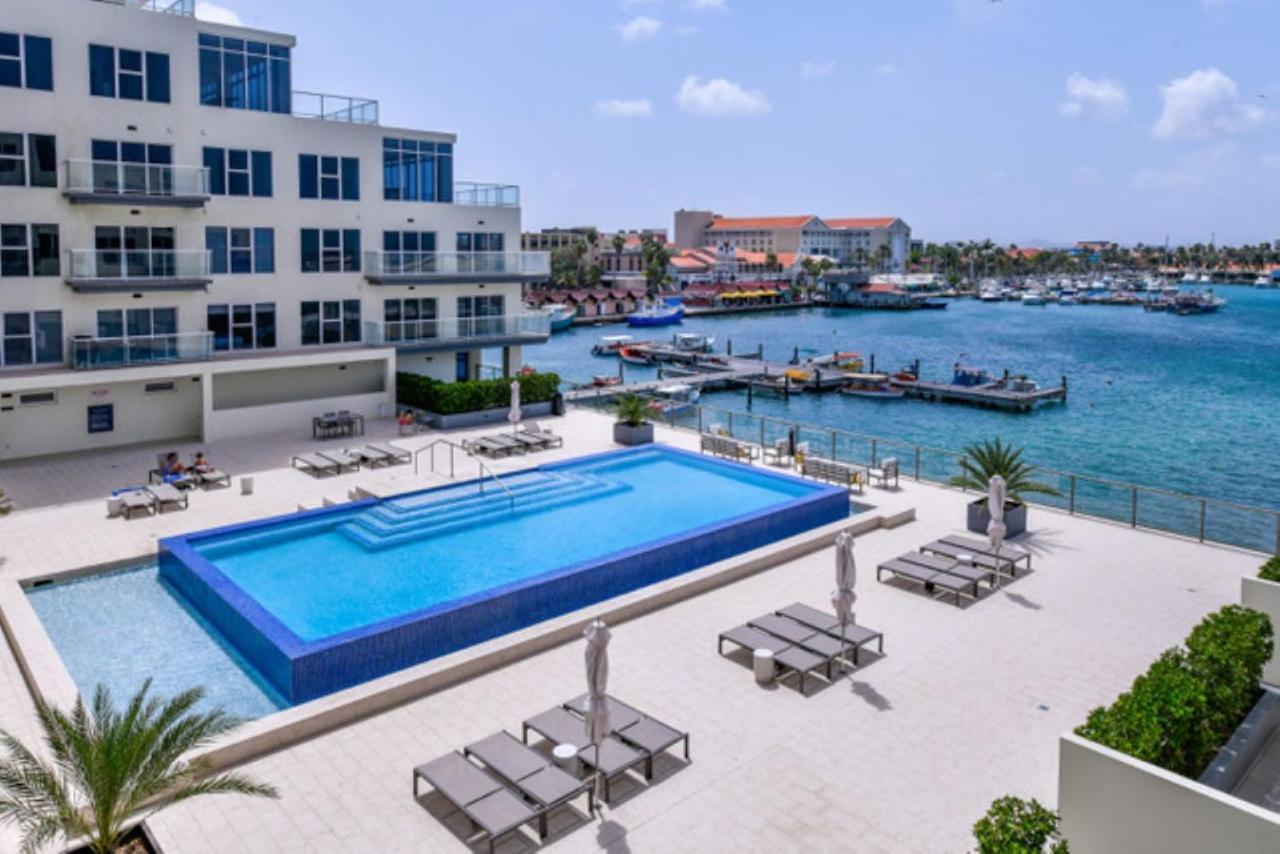 Stylish Luxury Condo, Central Location, Ocean View, Pool, Gym Oranjestad Eksteriør bilde