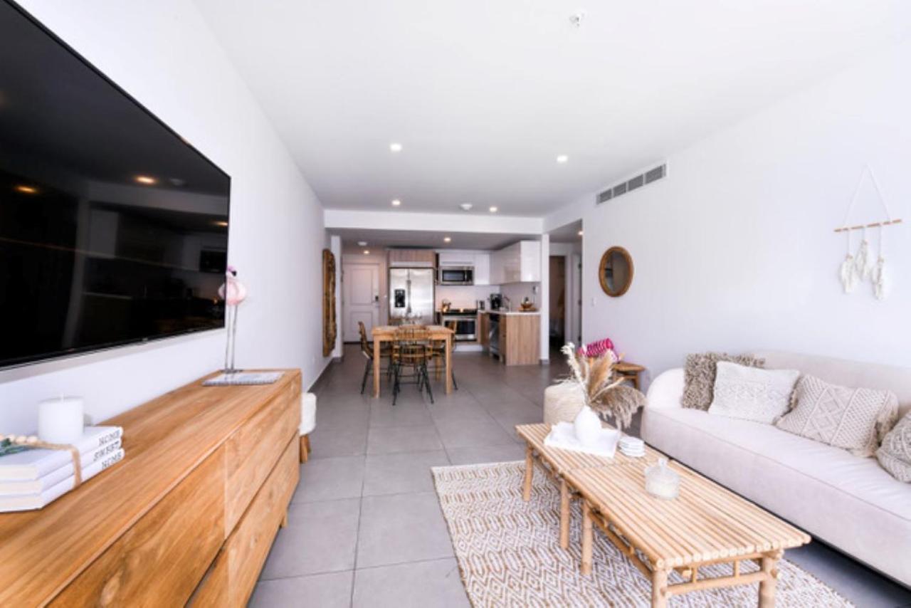 Stylish Luxury Condo, Central Location, Ocean View, Pool, Gym Oranjestad Eksteriør bilde
