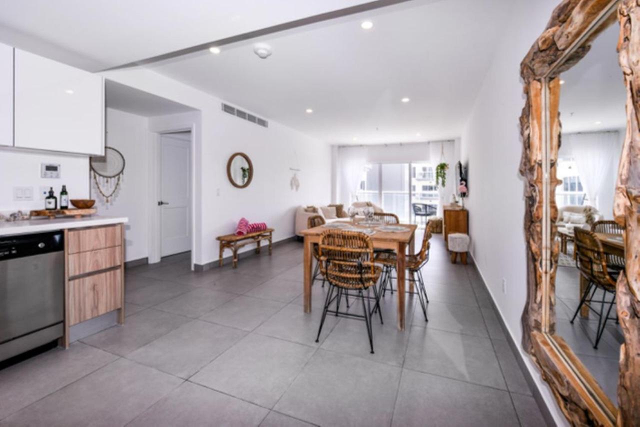 Stylish Luxury Condo, Central Location, Ocean View, Pool, Gym Oranjestad Eksteriør bilde