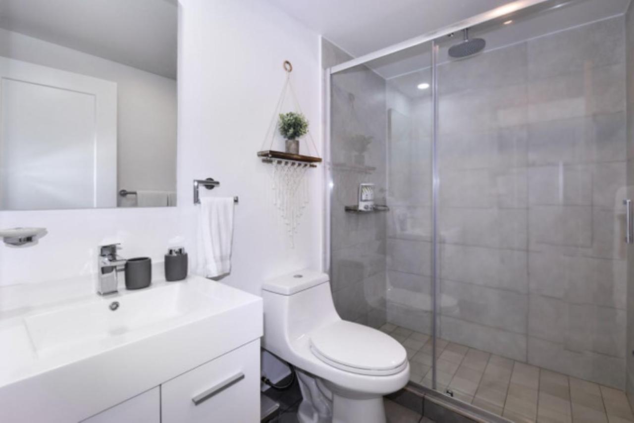 Stylish Luxury Condo, Central Location, Ocean View, Pool, Gym Oranjestad Eksteriør bilde