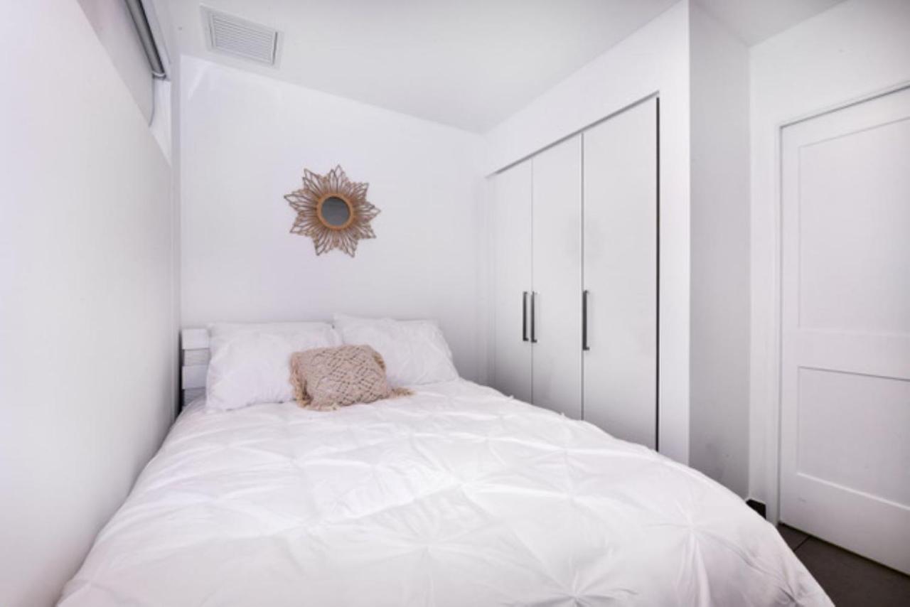 Stylish Luxury Condo, Central Location, Ocean View, Pool, Gym Oranjestad Eksteriør bilde
