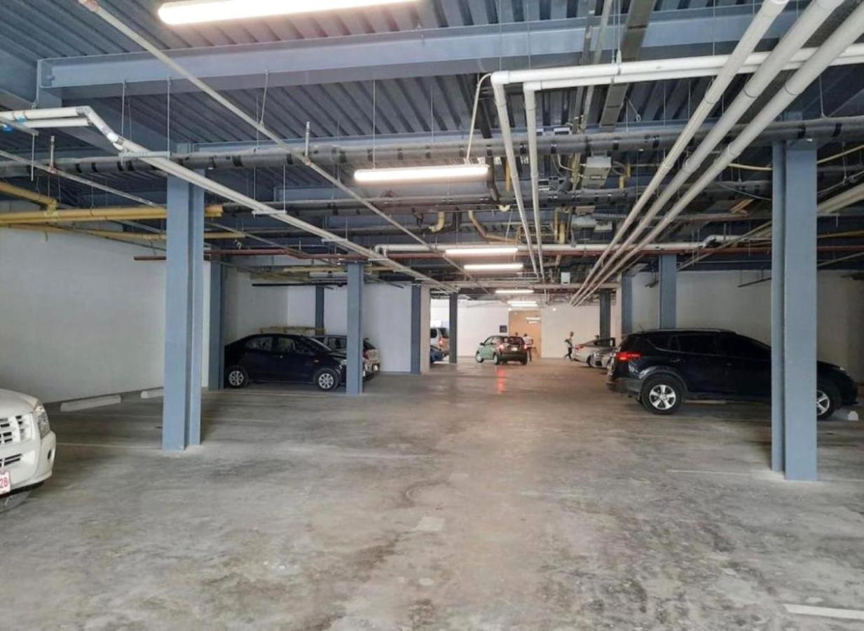 Stylish Luxury Condo, Central Location, Ocean View, Pool, Gym Oranjestad Eksteriør bilde