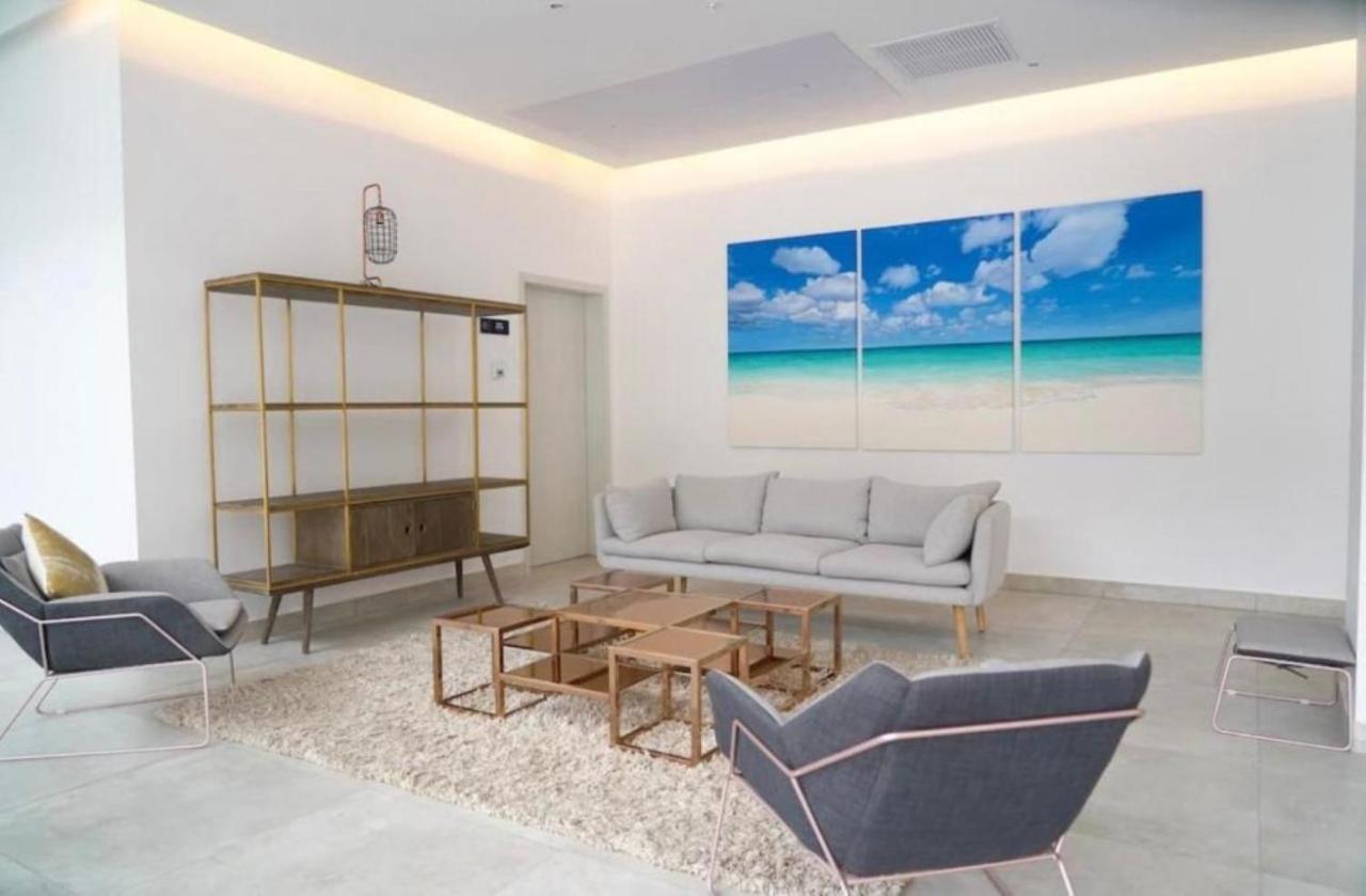 Stylish Luxury Condo, Central Location, Ocean View, Pool, Gym Oranjestad Eksteriør bilde
