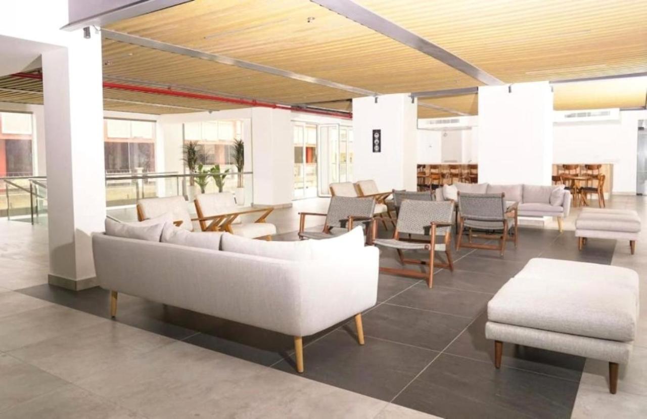 Stylish Luxury Condo, Central Location, Ocean View, Pool, Gym Oranjestad Eksteriør bilde